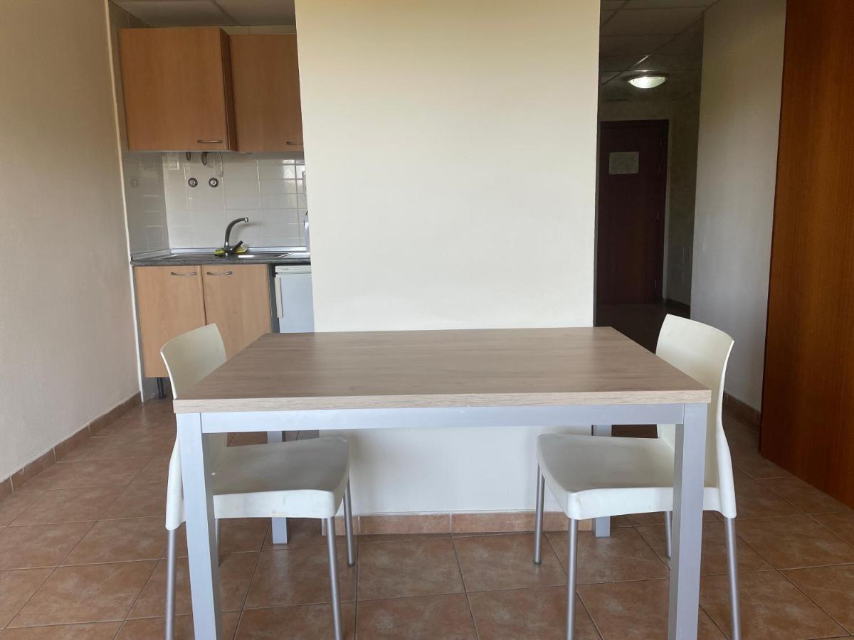 Festival Village Apartments Салоу Экстерьер фото